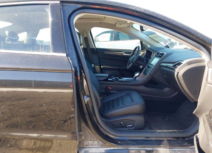 Photo 5 of 2014 Ford Fusion SE (VIN 3FA6P0H92ER315646)