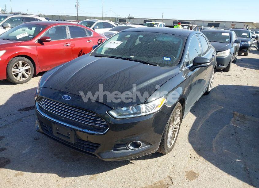 Photo 2 of 2015 Ford Fusion SE (VIN 3FA6P0H92FR233806)