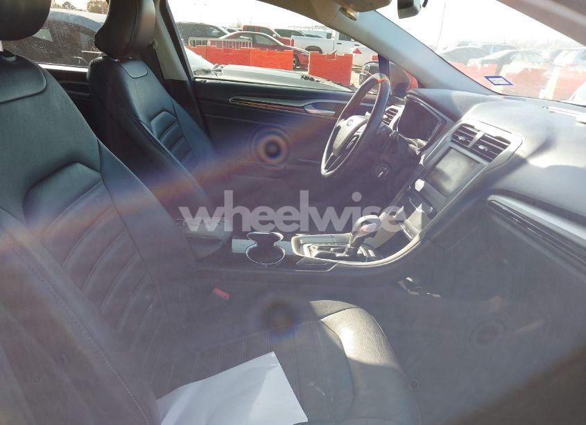 Photo 5 of 2015 Ford Fusion SE (VIN 3FA6P0H92FR233806)