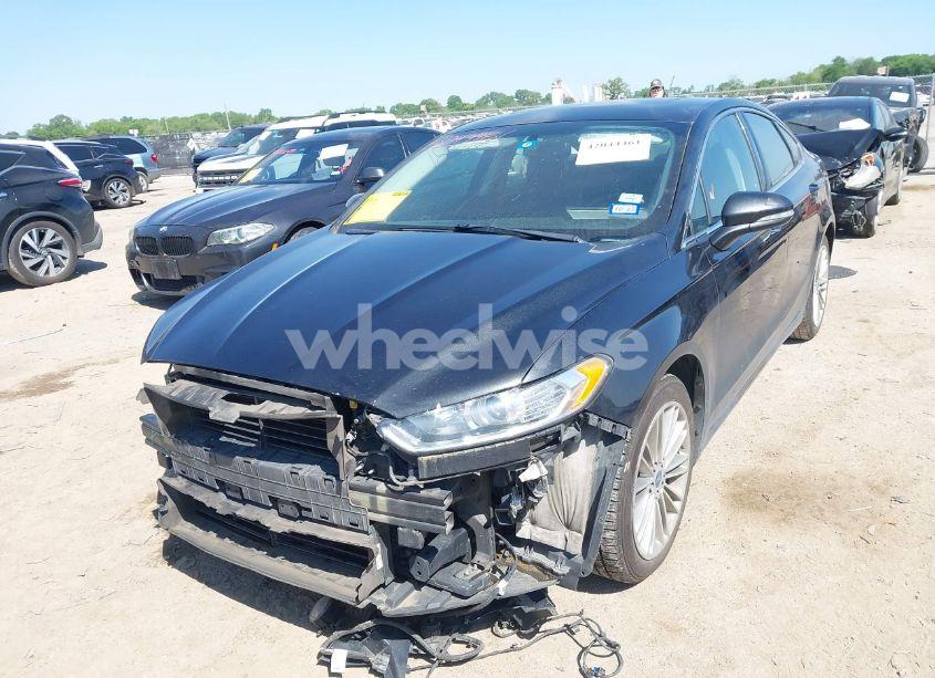 Photo 2 of 2015 Ford Fusion SE (VIN 3FA6P0H92FR247432)
