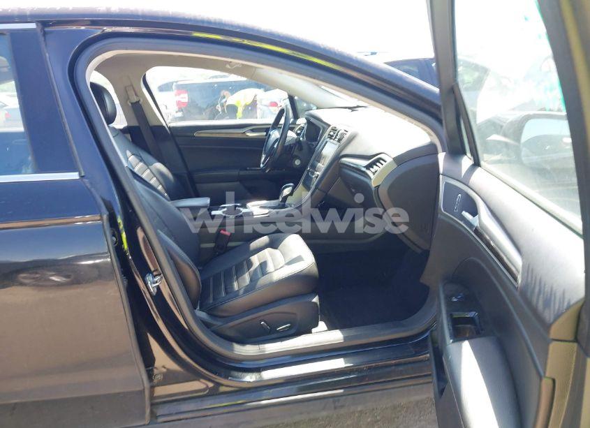 Photo 5 of 2015 Ford Fusion SE (VIN 3FA6P0H92FR247432)