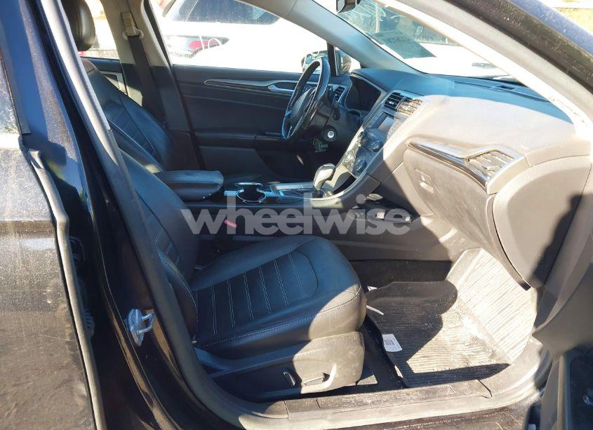 Photo 5 of 2014 Ford Fusion SE (VIN 3FA6P0H93ER381946)