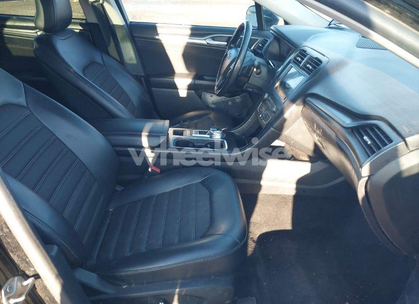 Photo 5 of 2018 Ford Fusion SE (VIN 3FA6P0H93JR158333)