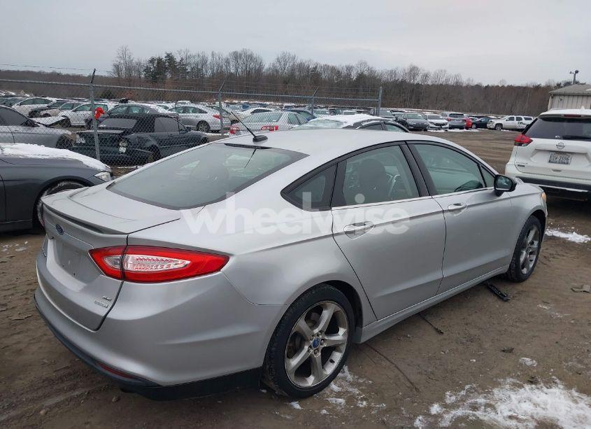 Photo 4 of 2013 Ford Fusion SE (VIN 3FA6P0H94DR183200)