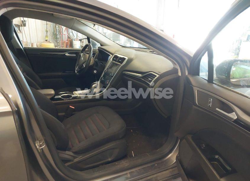 Photo 5 of 2013 Ford Fusion SE (VIN 3FA6P0H94DR223579)