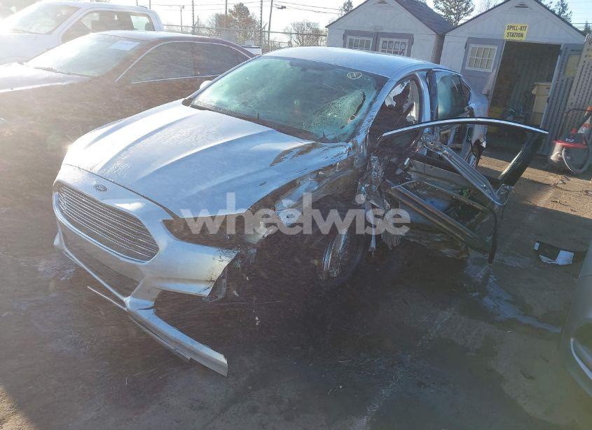 Photo 2 of 2014 Ford Fusion SE (VIN 3FA6P0H94ER323604)