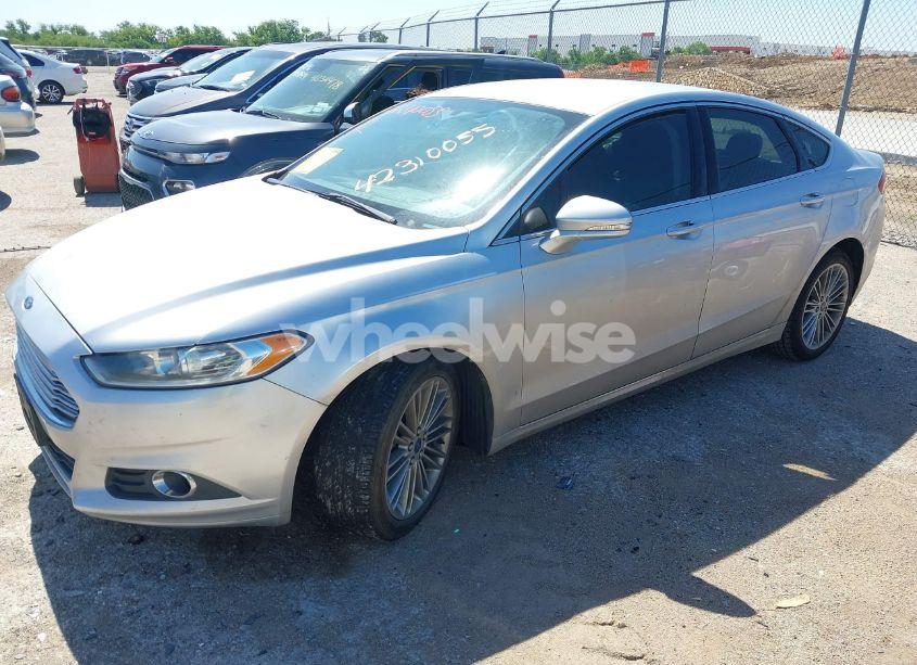Photo 2 of 2015 Ford Fusion SE (VIN 3FA6P0H94FR205344)