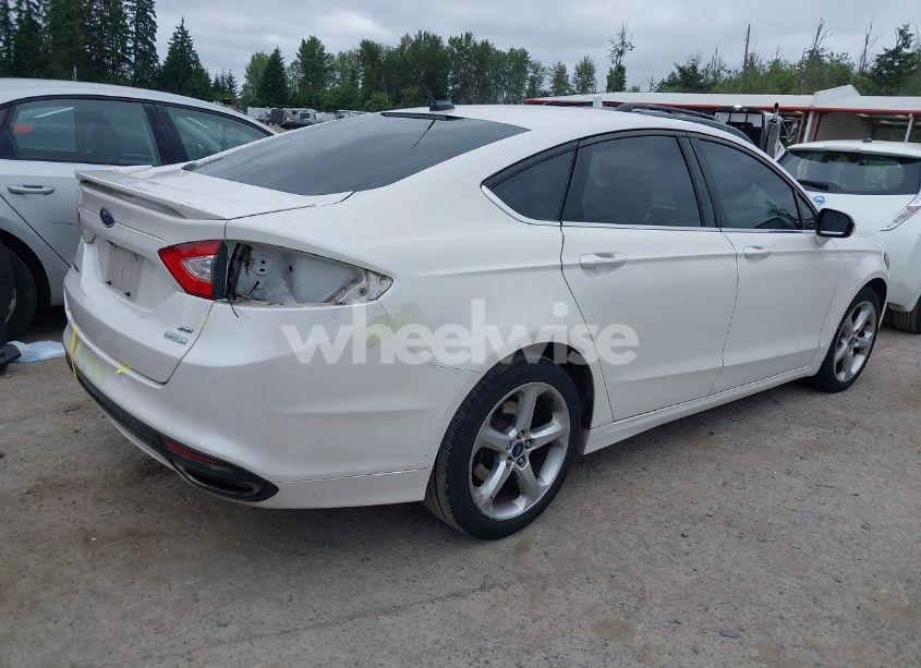 Photo 4 of 2015 Ford Fusion SE (VIN 3FA6P0H94FR258707)
