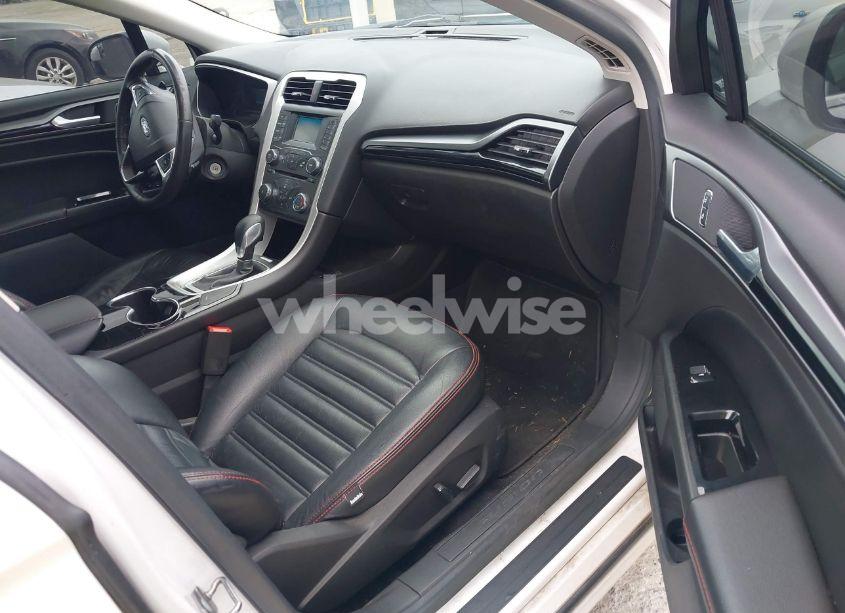 Photo 5 of 2015 Ford Fusion SE (VIN 3FA6P0H94FR258707)