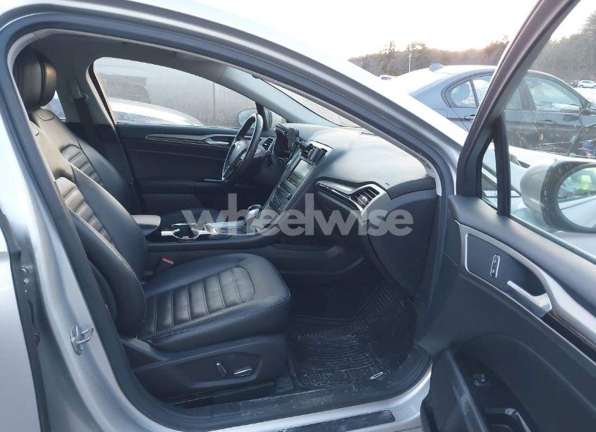 Photo 5 of 2016 Ford Fusion SE (VIN 3FA6P0H94GR272656)