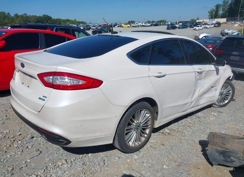 Photo 4 of 2016 Ford Fusion SE (VIN 3FA6P0H94GR296584)