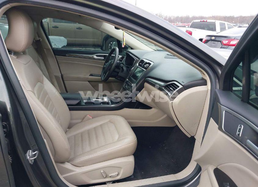 Photo 5 of 2017 Ford Fusion SE (VIN 3FA6P0H94HR137193)