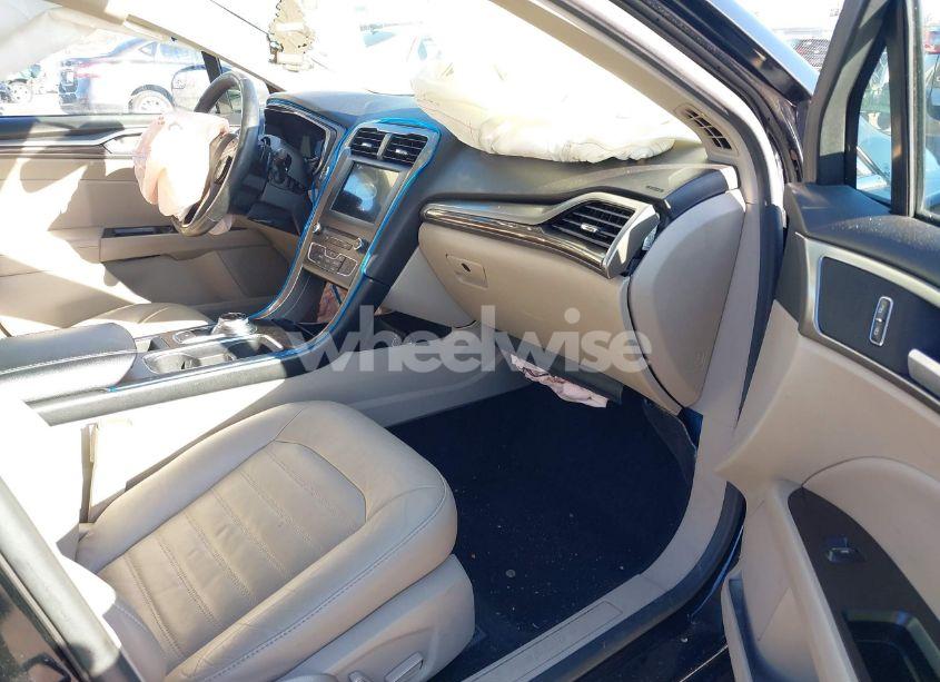 Photo 5 of 2017 Ford Fusion SE (VIN 3FA6P0H94HR183686)