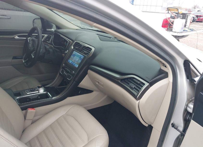 Photo 5 of 2017 Ford Fusion SE (VIN 3FA6P0H94HR211177)