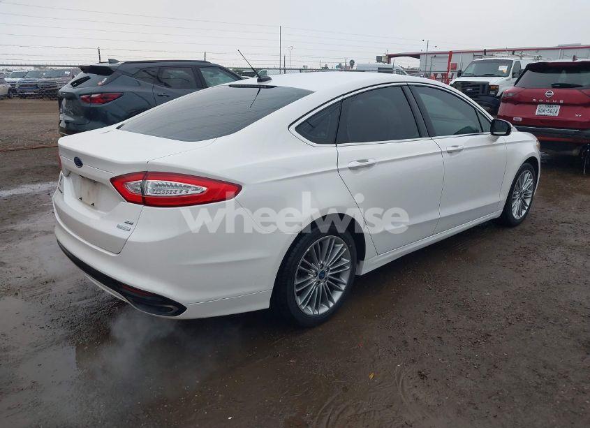 Photo 4 of 2014 Ford Fusion SE (VIN 3FA6P0H95ER176290)