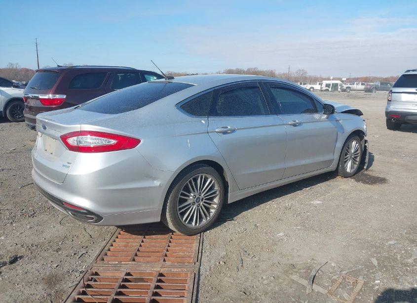 Photo 4 of 2014 Ford Fusion SE (VIN 3FA6P0H95ER319965)