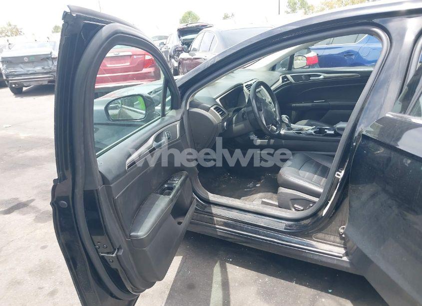 Photo 5 of 2016 Ford Fusion SE (VIN 3FA6P0H95GR188071)