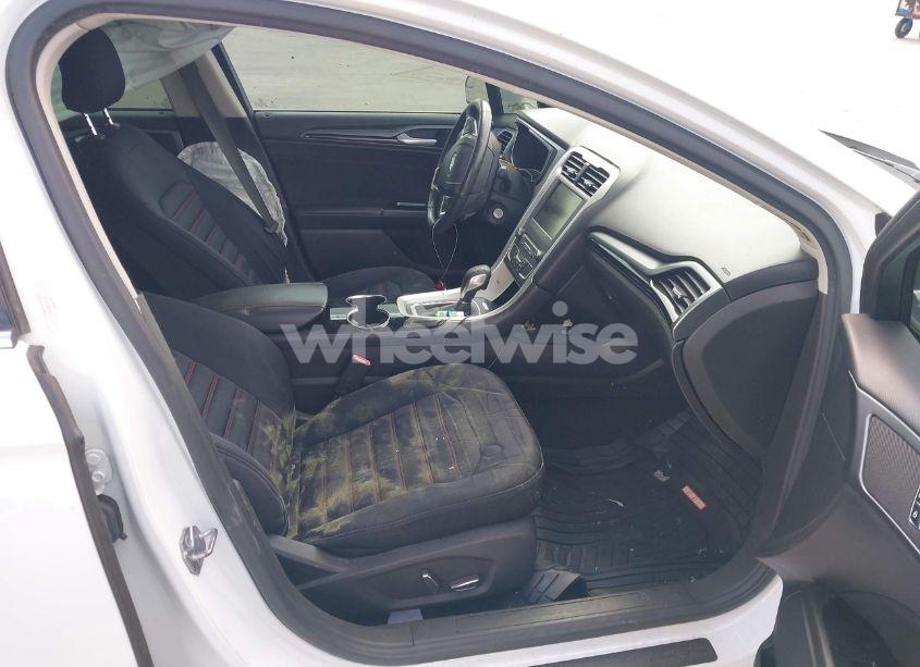 Photo 5 of 2016 Ford Fusion SE (VIN 3FA6P0H95GR366111)