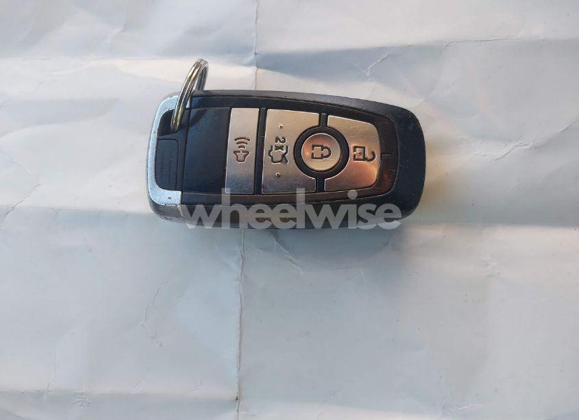 Photo 11 of 2018 Ford Fusion SE (VIN 3FA6P0H95JR152937)