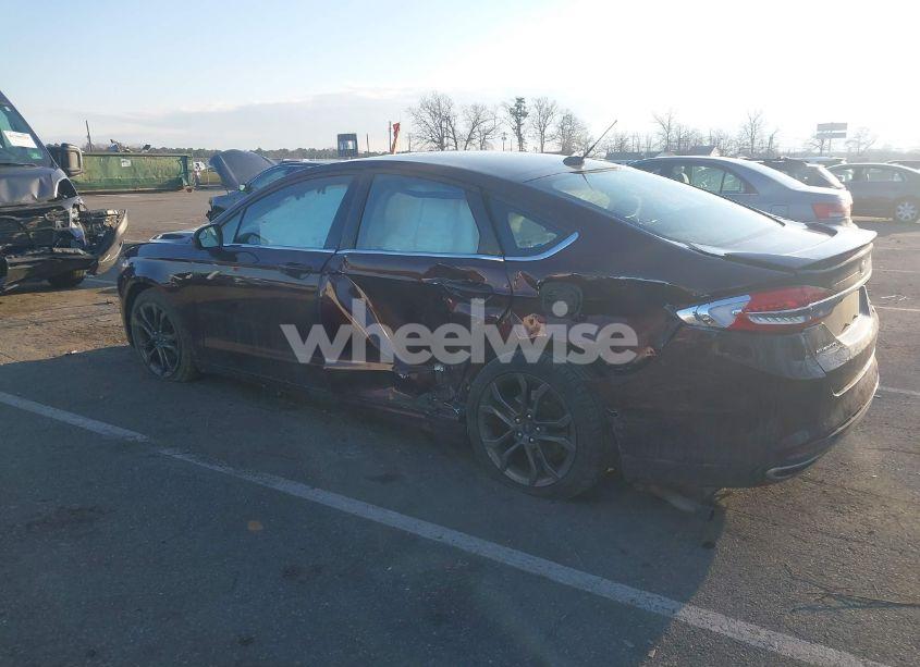 Photo 3 of 2018 Ford Fusion SE (VIN 3FA6P0H95JR152937)