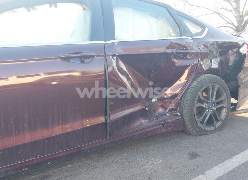 Photo 6 of 2018 Ford Fusion SE (VIN 3FA6P0H95JR152937)