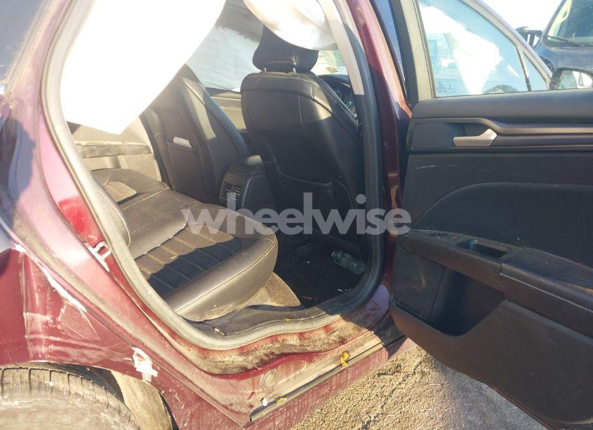 Photo 8 of 2018 Ford Fusion SE (VIN 3FA6P0H95JR152937)