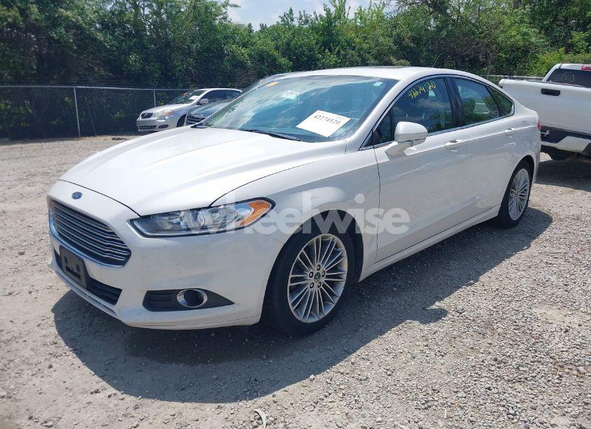 Photo 2 of 2013 Ford Fusion SE (VIN 3FA6P0H96DR272542)