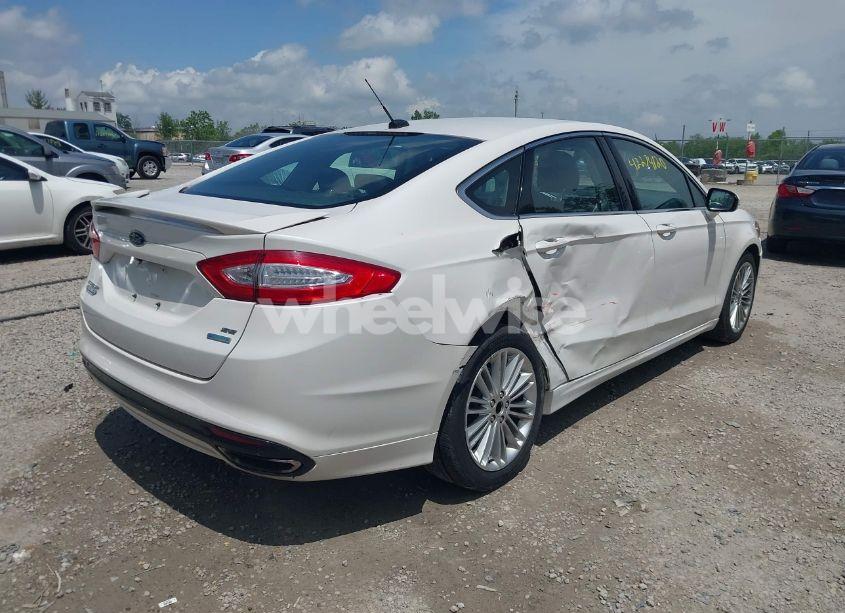 Photo 4 of 2013 Ford Fusion SE (VIN 3FA6P0H96DR272542)