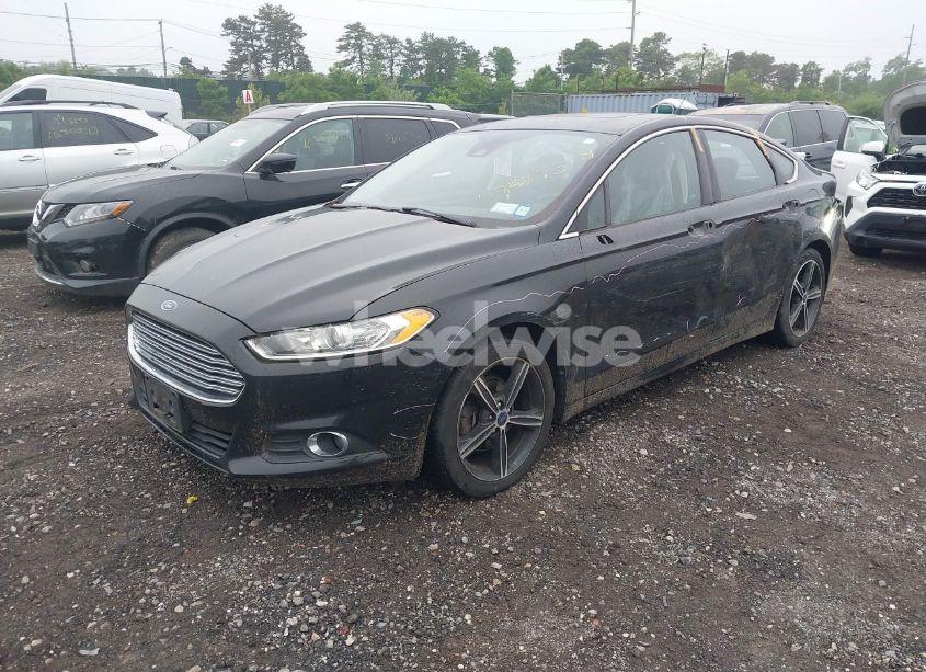 Photo 2 of 2014 Ford Fusion SE (VIN 3FA6P0H96ER362825)