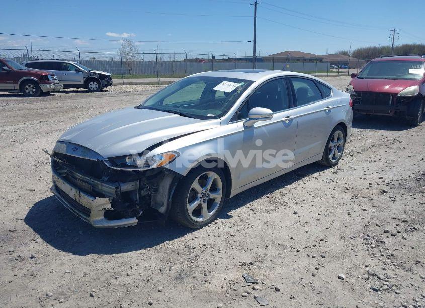 Photo 2 of 2015 Ford Fusion SE (VIN 3FA6P0H96FR135457)