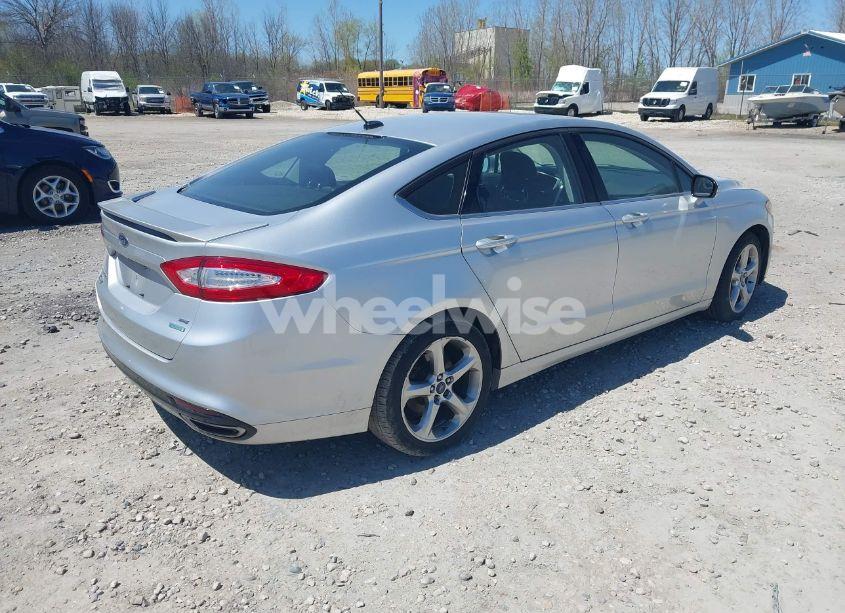 Photo 4 of 2015 Ford Fusion SE (VIN 3FA6P0H96FR135457)