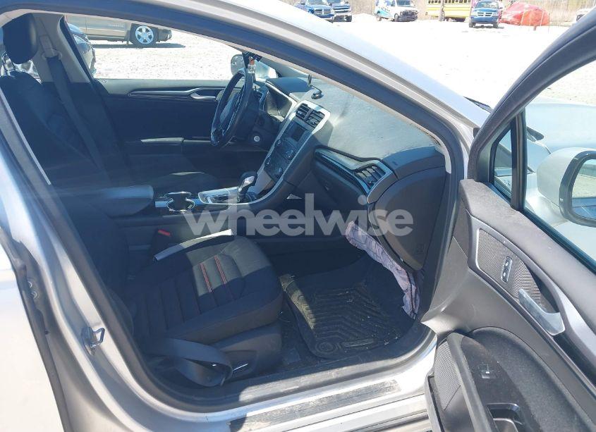 Photo 5 of 2015 Ford Fusion SE (VIN 3FA6P0H96FR135457)