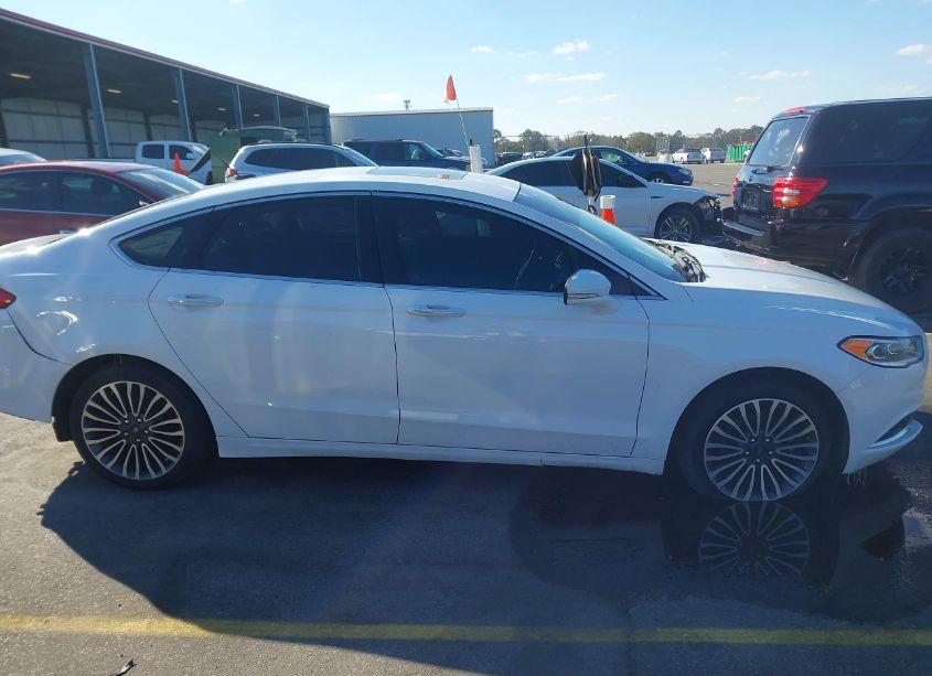 Photo 13 of 2018 Ford Fusion SE (VIN 3FA6P0H96JR244638)