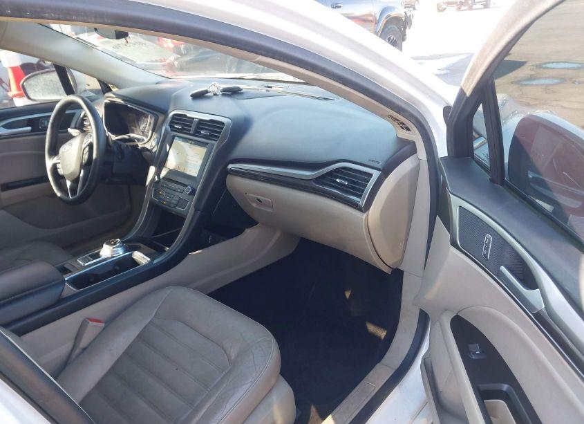 Photo 5 of 2018 Ford Fusion SE (VIN 3FA6P0H96JR244638)