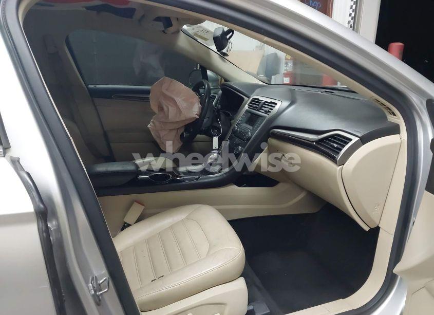 Photo 5 of 2013 Ford Fusion SE (VIN 3FA6P0H97DR172157)