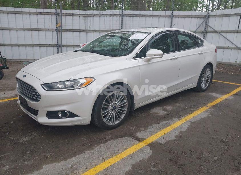 Photo 2 of 2014 Ford Fusion SE (VIN 3FA6P0H97ER206941)