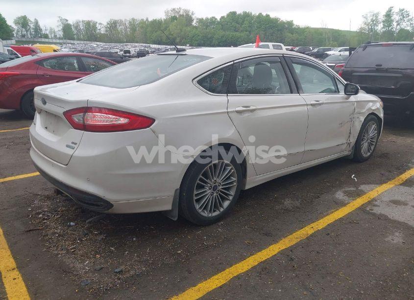 Photo 4 of 2014 Ford Fusion SE (VIN 3FA6P0H97ER206941)