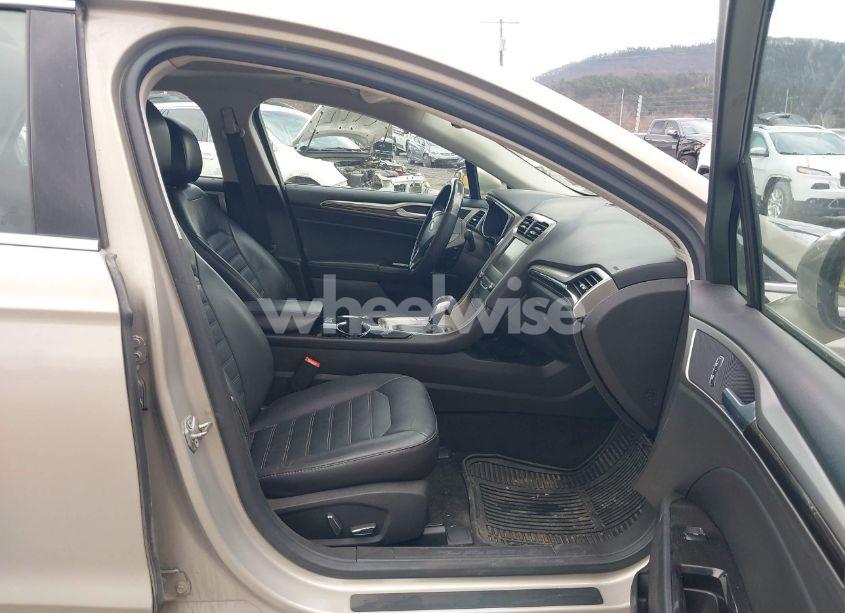 Photo 5 of 2015 Ford Fusion SE (VIN 3FA6P0H97FR176213)