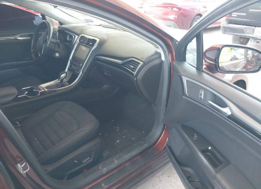 Photo 5 of 2016 Ford Fusion SE (VIN 3FA6P0H97GR353117)