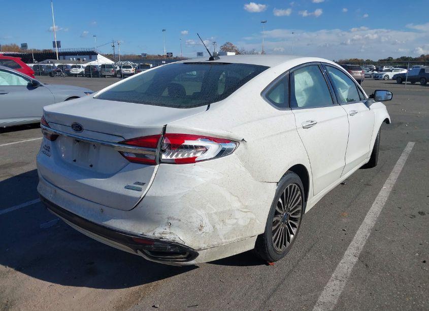 Photo 17 of 2018 Ford Fusion SE (VIN 3FA6P0H97JR105926)
