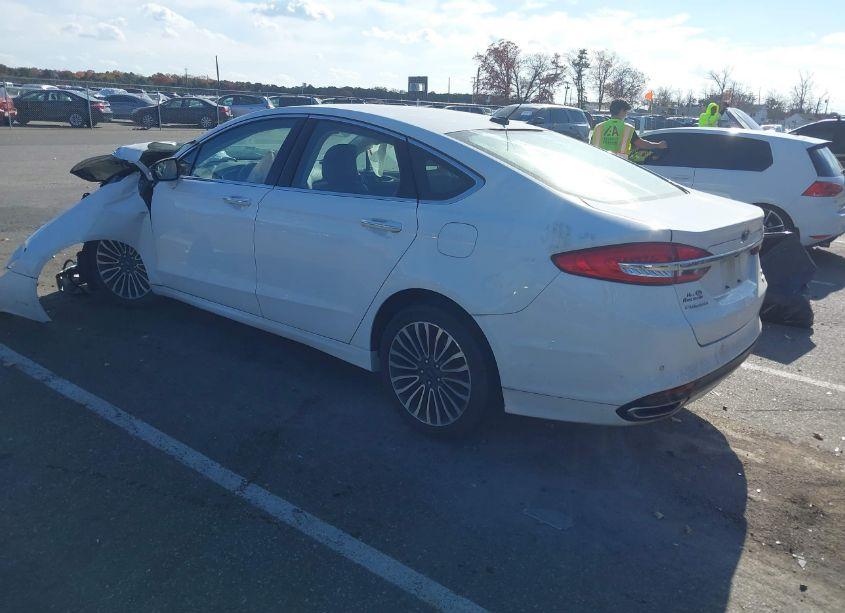 Photo 3 of 2018 Ford Fusion SE (VIN 3FA6P0H97JR105926)
