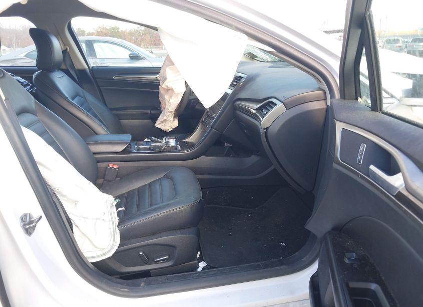 Photo 5 of 2018 Ford Fusion SE (VIN 3FA6P0H97JR105926)