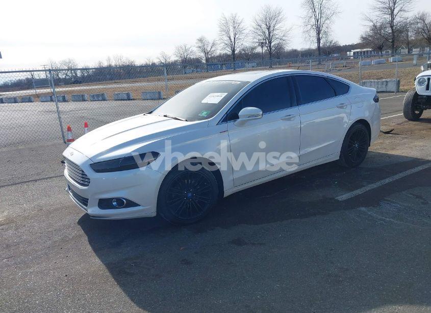 Photo 2 of 2013 Ford Fusion SE (VIN 3FA6P0H98DR197424)