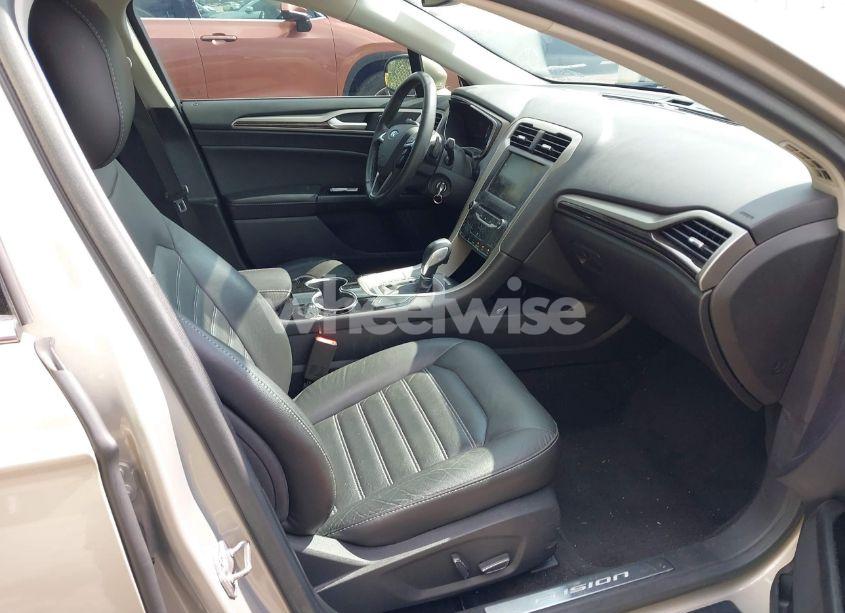 Photo 5 of 2015 Ford Fusion SE (VIN 3FA6P0H98FR109989)