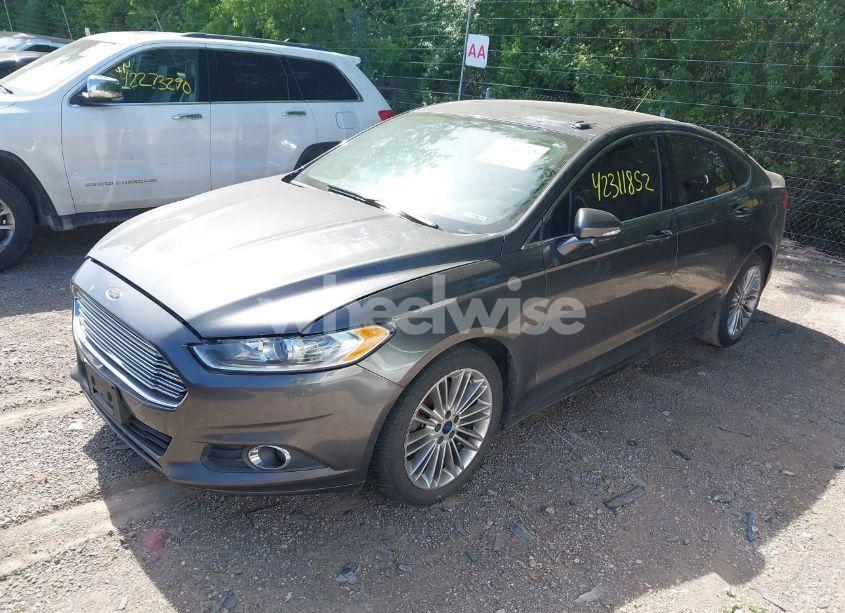 Photo 2 of 2015 Ford Fusion SE (VIN 3FA6P0H98FR275848)