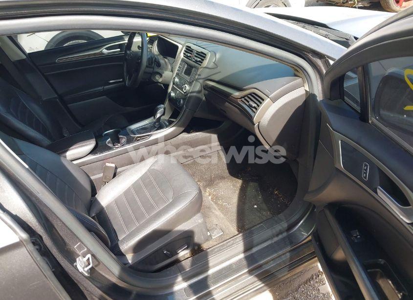 Photo 5 of 2015 Ford Fusion SE (VIN 3FA6P0H98FR275848)