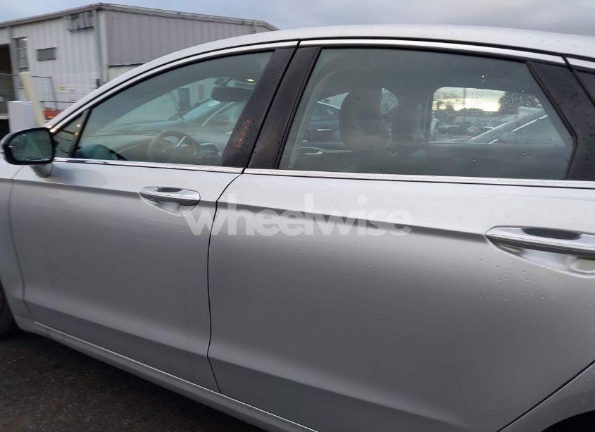 Photo 14 of 2016 Ford Fusion SE (VIN 3FA6P0H98GR129421)