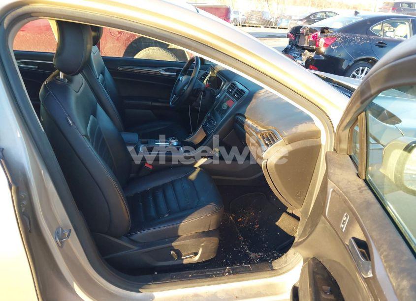 Photo 5 of 2017 Ford Fusion SE (VIN 3FA6P0H98HR181021)