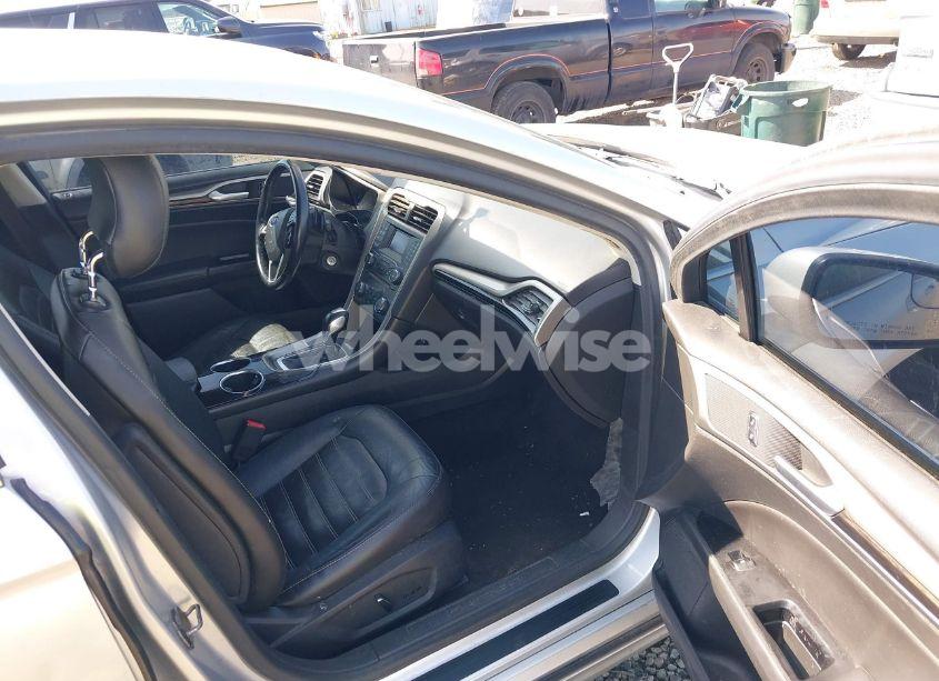 Photo 5 of 2013 Ford Fusion SE (VIN 3FA6P0H99DR284104)