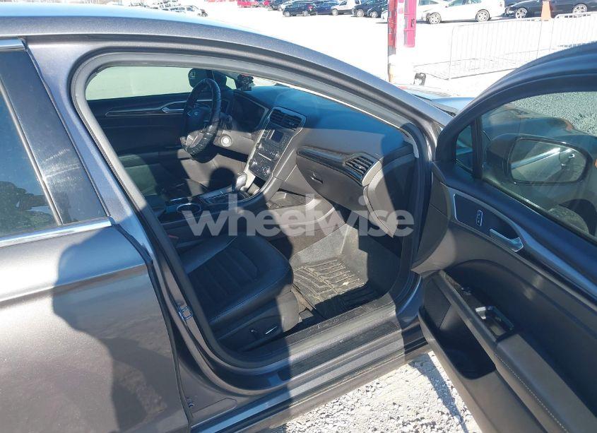 Photo 5 of 2013 Ford Fusion SE (VIN 3FA6P0H99DR331499)